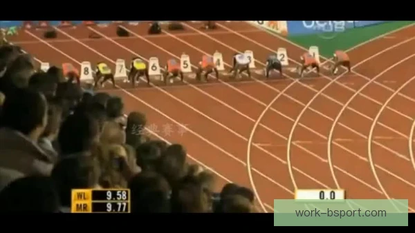 阿萨法鲍威尔一杆进洞，跨界运动展现好手感